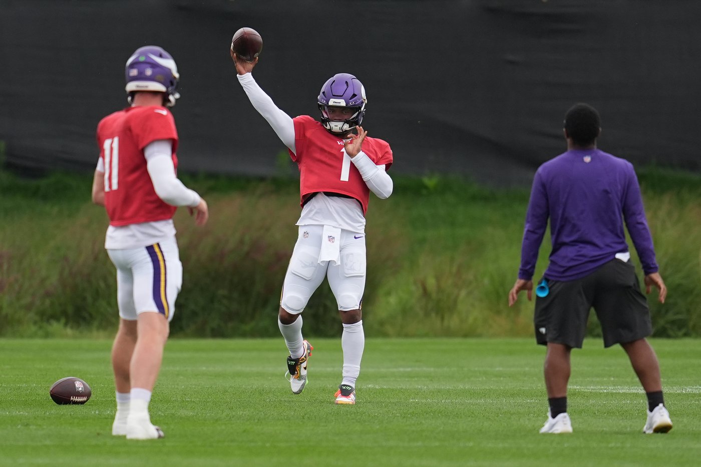 Vikings receivers savor tips from Randy Moss, get stiff tests from Ravens defense at joint practices | iNFOnews.ca