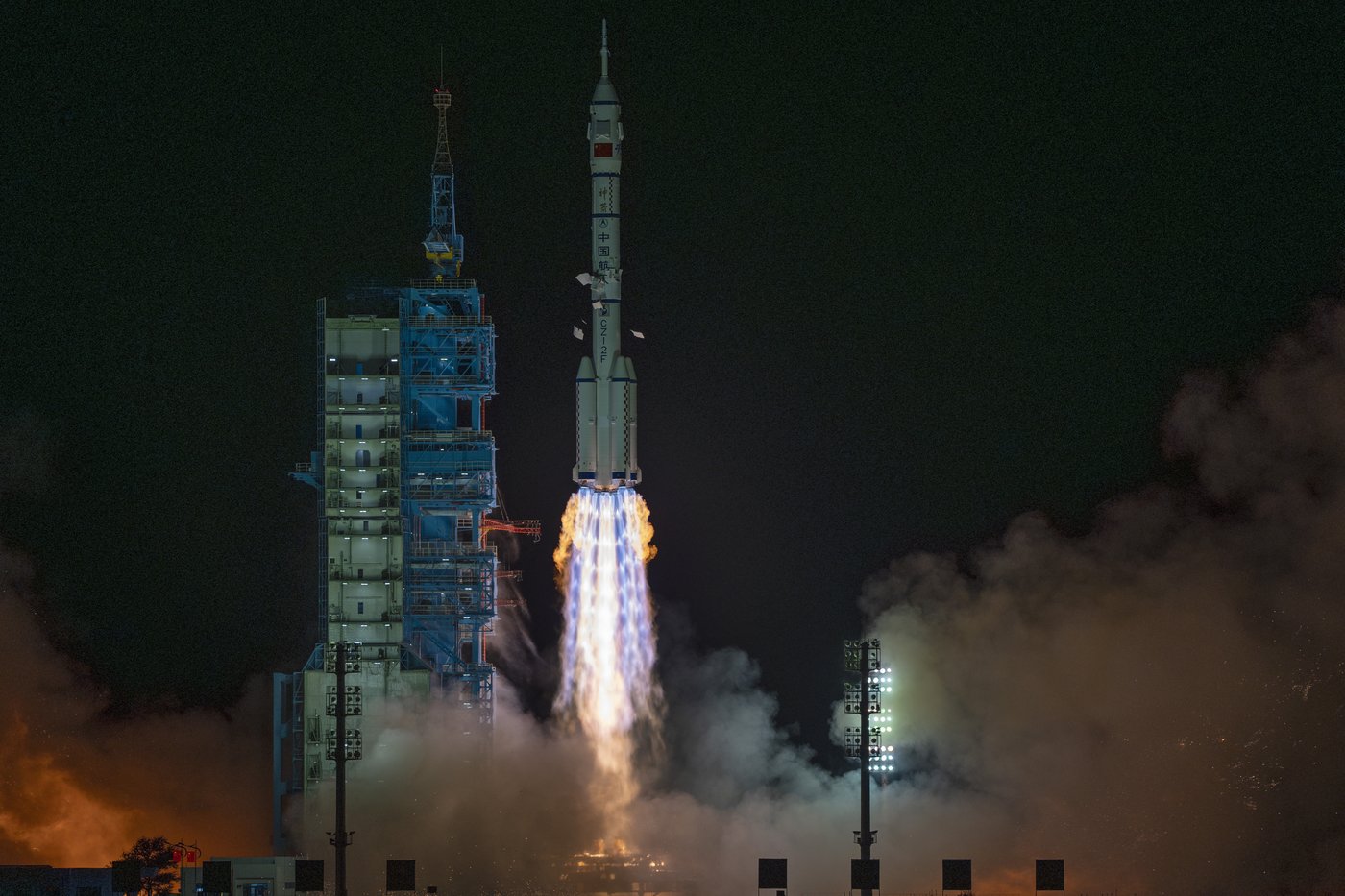 Chinese astronauts' return to earth delayed owing to weather | iNFOnews.ca