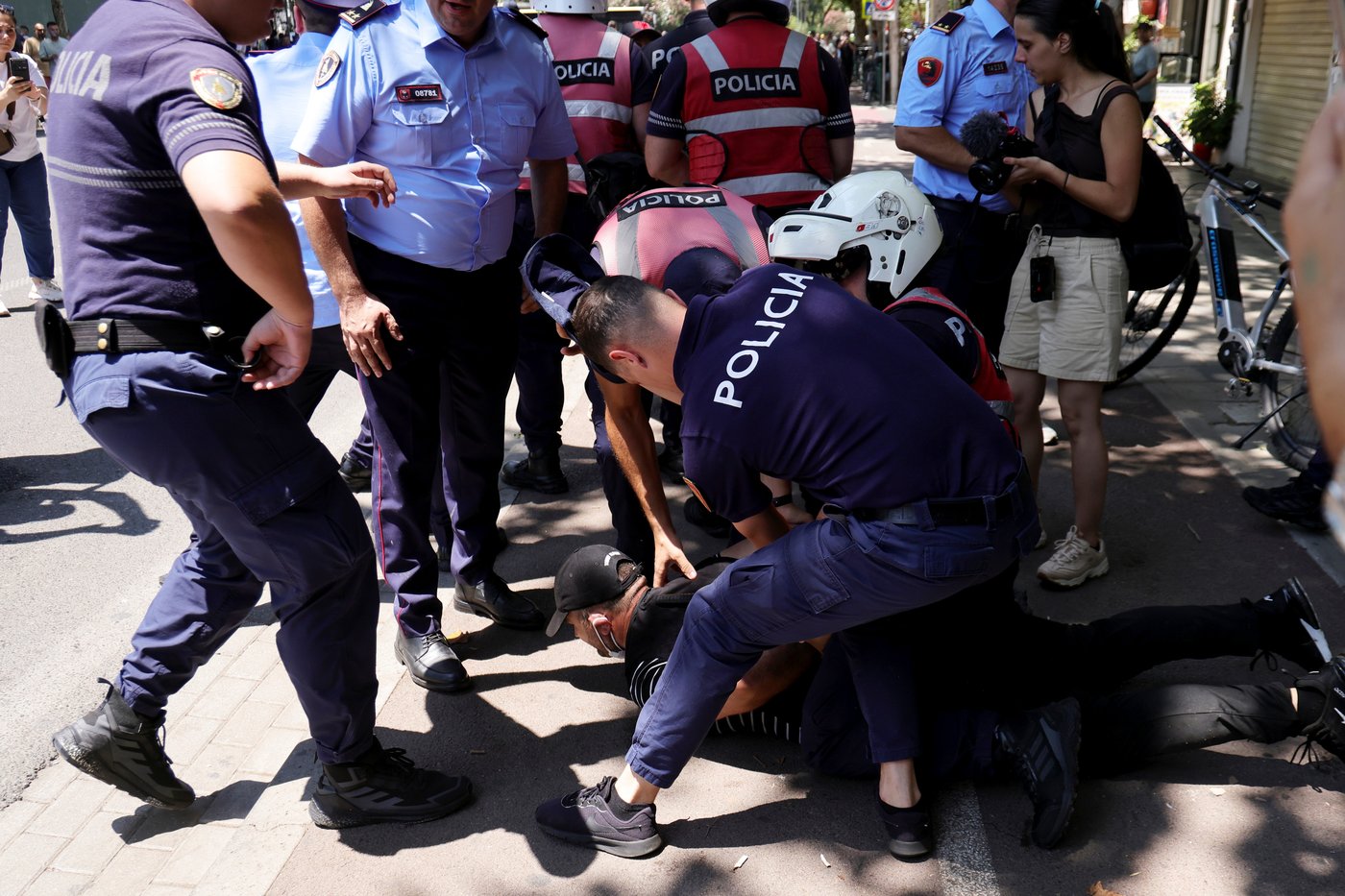 Albanian police use tear gas and pepper spray as Tirana protest turns violent | iNFOnews.ca Albanian police use tear gas and pepper spray as Tirana protest turns violent | iNFOnews.ca