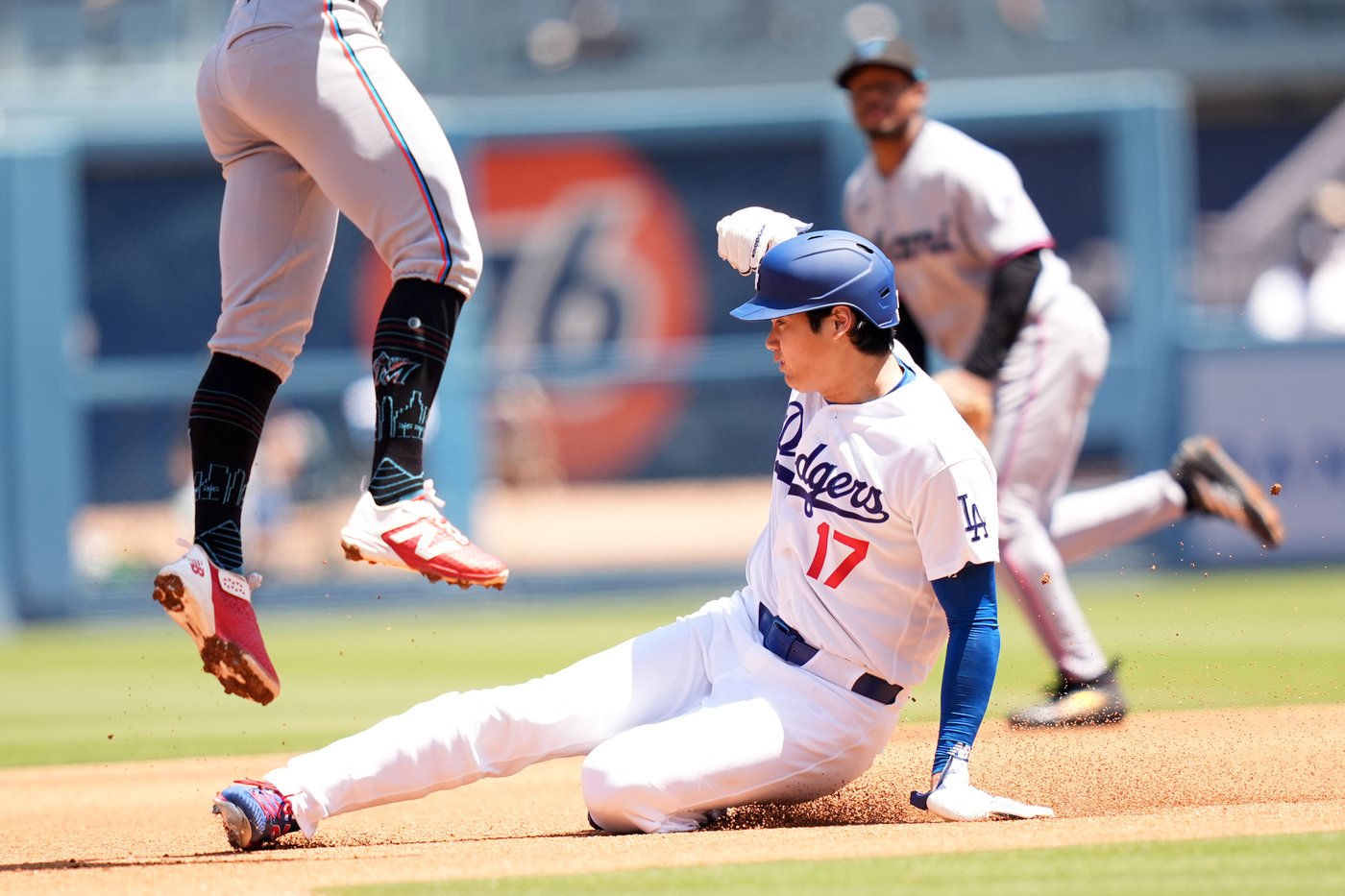 Sanoja has 2-out bloop single to spark Marlins to 3-2 victory over Dodgers | iNFOnews.ca