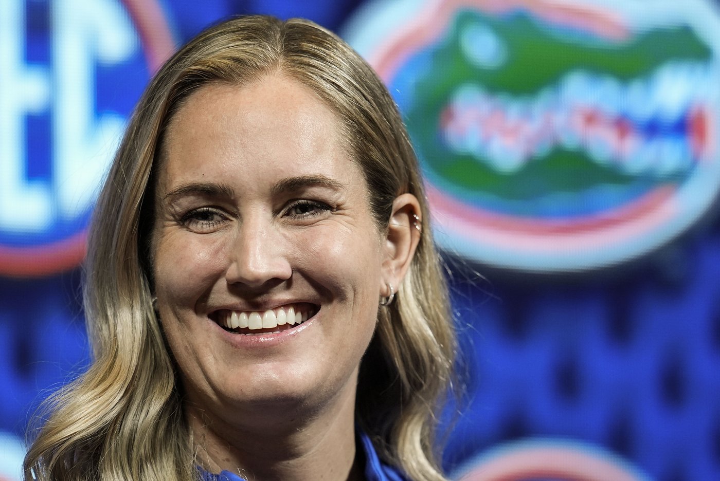 Kim Caldwell navigating first season as Tennessee Lady Vols coach with 'Baby Caldwell' on the way | iNFOnews.ca