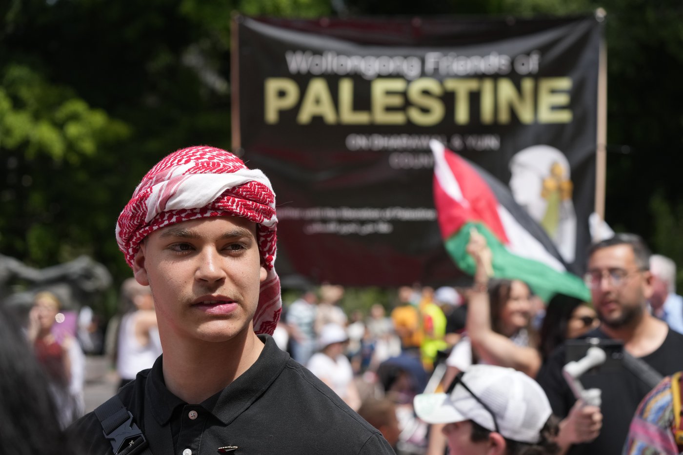 Pro-Palestinian and pro-Israeli crowds rally across the world on the eve of Oct. 7 anniversary | iNFOnews.ca
