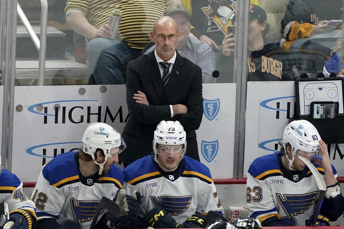 St. Louis Blues fire Drew Bannister and hire Jim Montgomery as coach | iNFOnews.ca