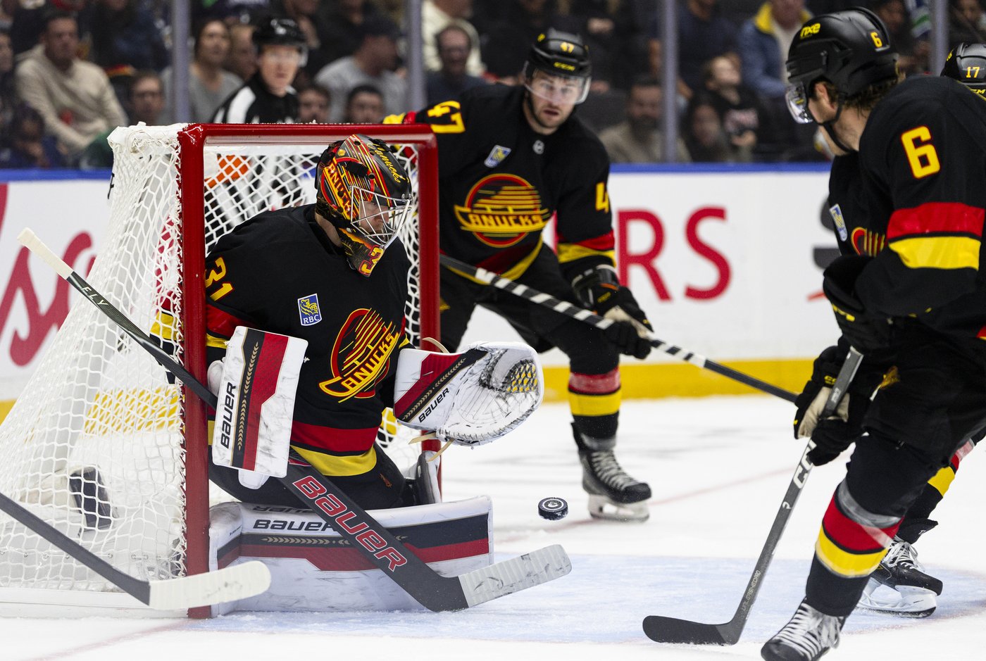 Goaltender Leevi Merilainen makes good on chance with Canucks in win | iNFOnews.ca