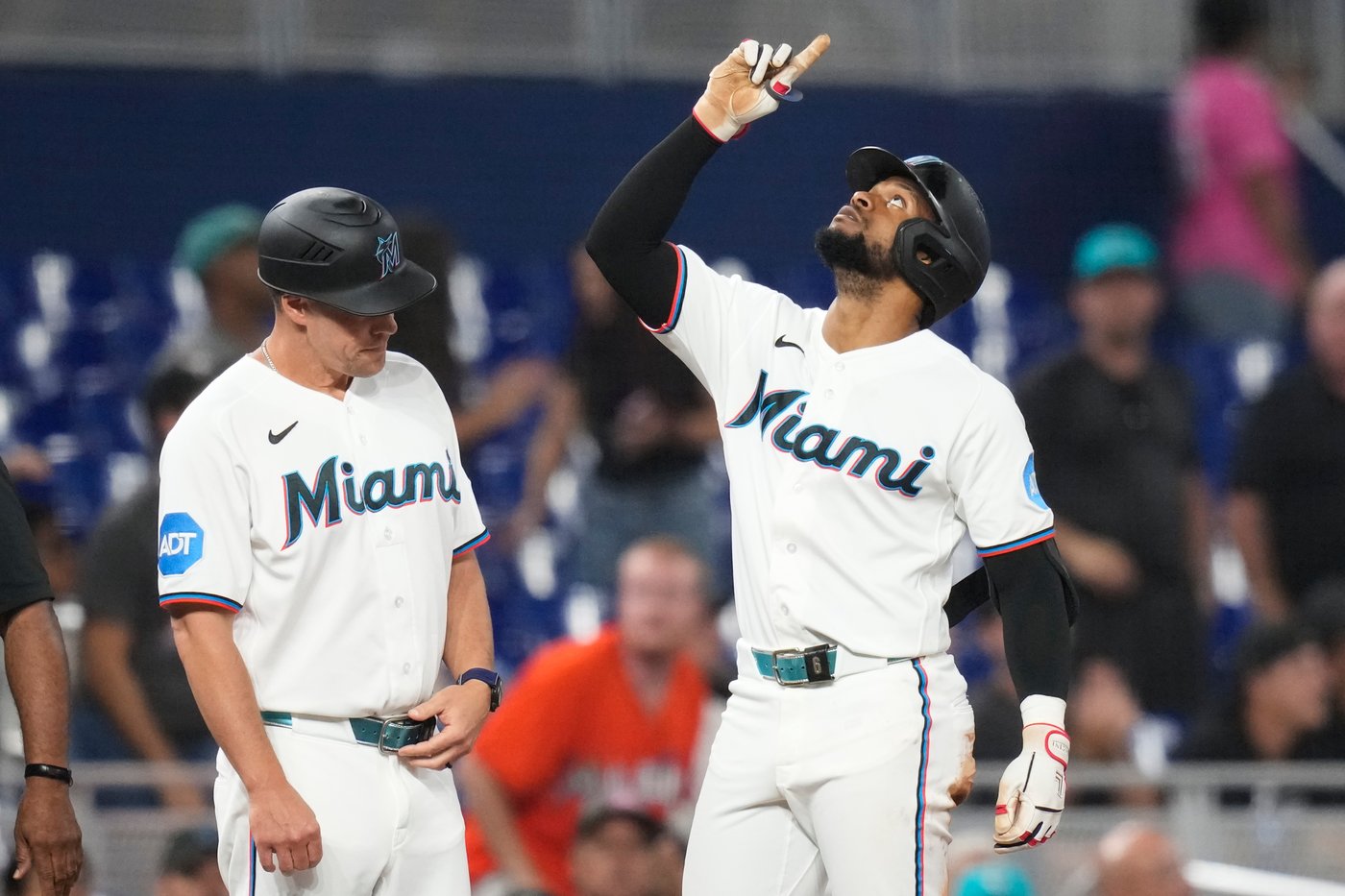 Marlins beat the Mariners 8-4 for a 3-game sweep, extending their win streak to 6 | iNFOnews.ca