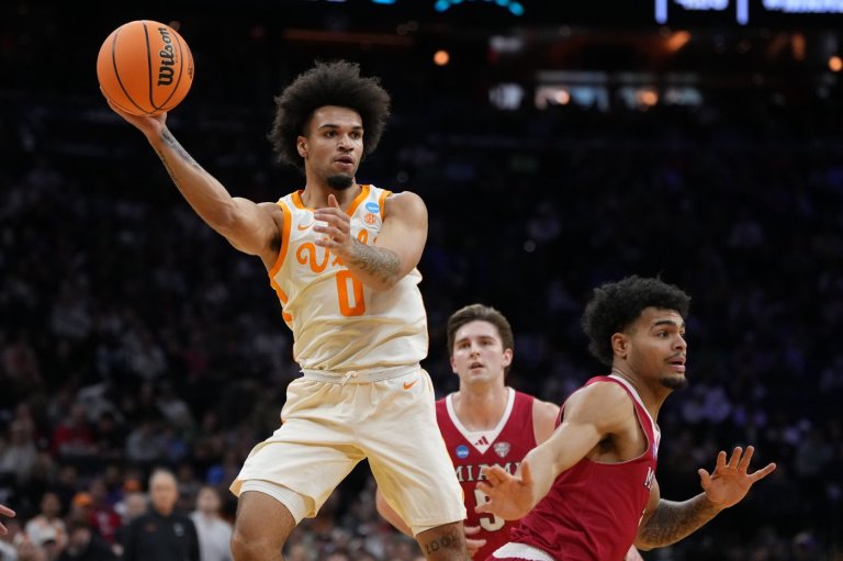 Ja'Kobi Gillespie shines with 29 points as No. 3 seed Tennessee beats Miami (Ohio) 78-56 | iNFOnews.ca