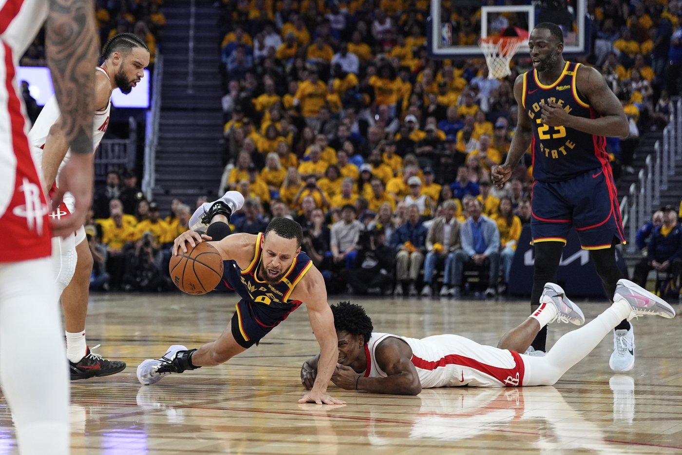 Jimmy Butler returns from injury absence to lead Warriors past Rockets 109-106 for 3-1 series lead | iNFOnews.ca