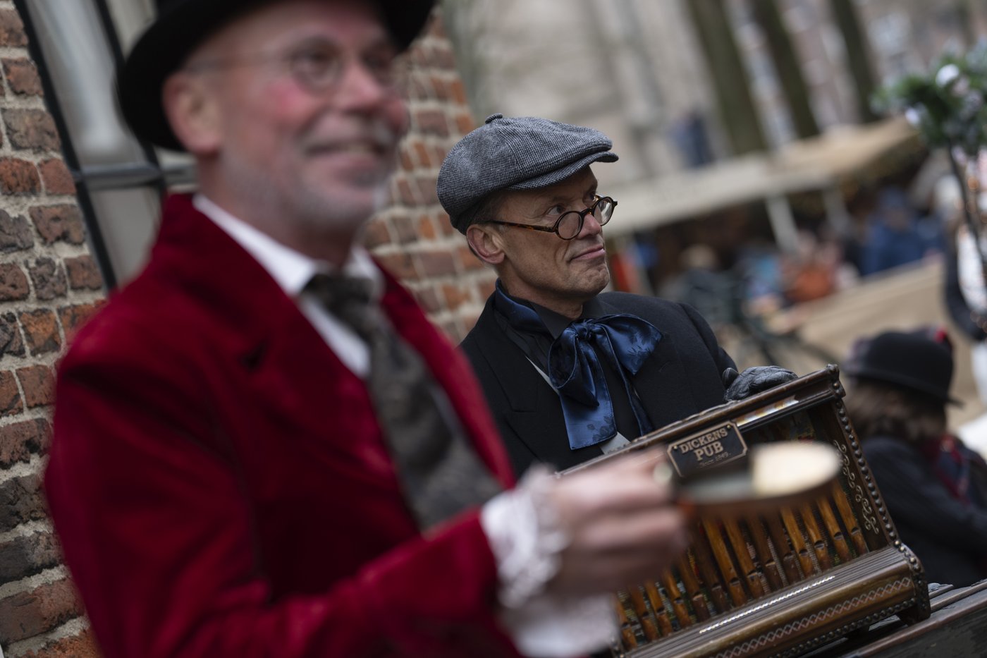 Charles Dickens' characters come alive in a Dutch town enamored with the English author | iNFOnews.ca