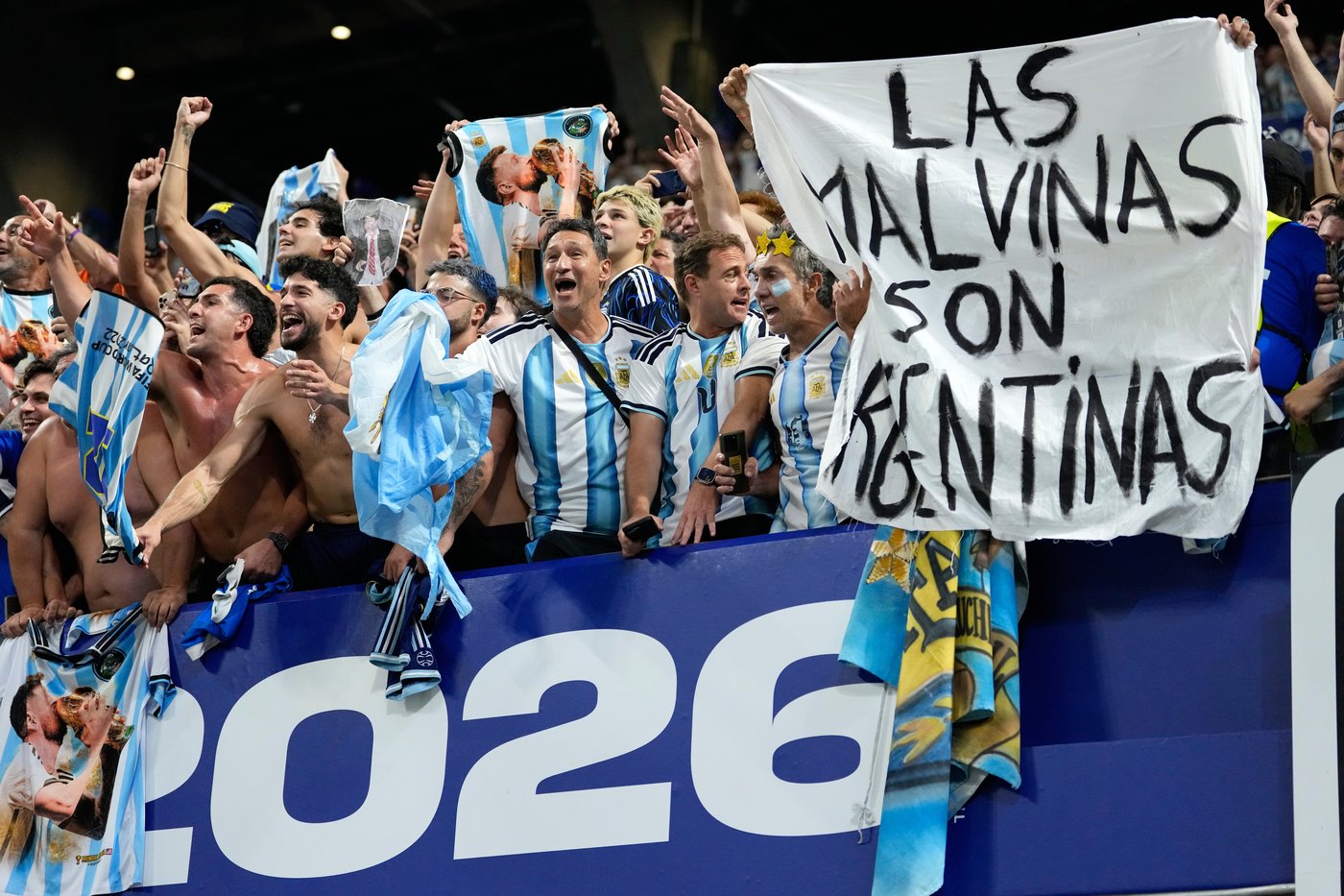 UK urges FIFA to investigate Argentina over Falklands banner at World Cup | iNFOnews.ca