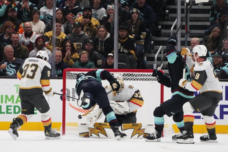 McCann scores with 3.8 seconds left in OT, Kraken beat Golden Knights 2-1 | iNFOnews.ca