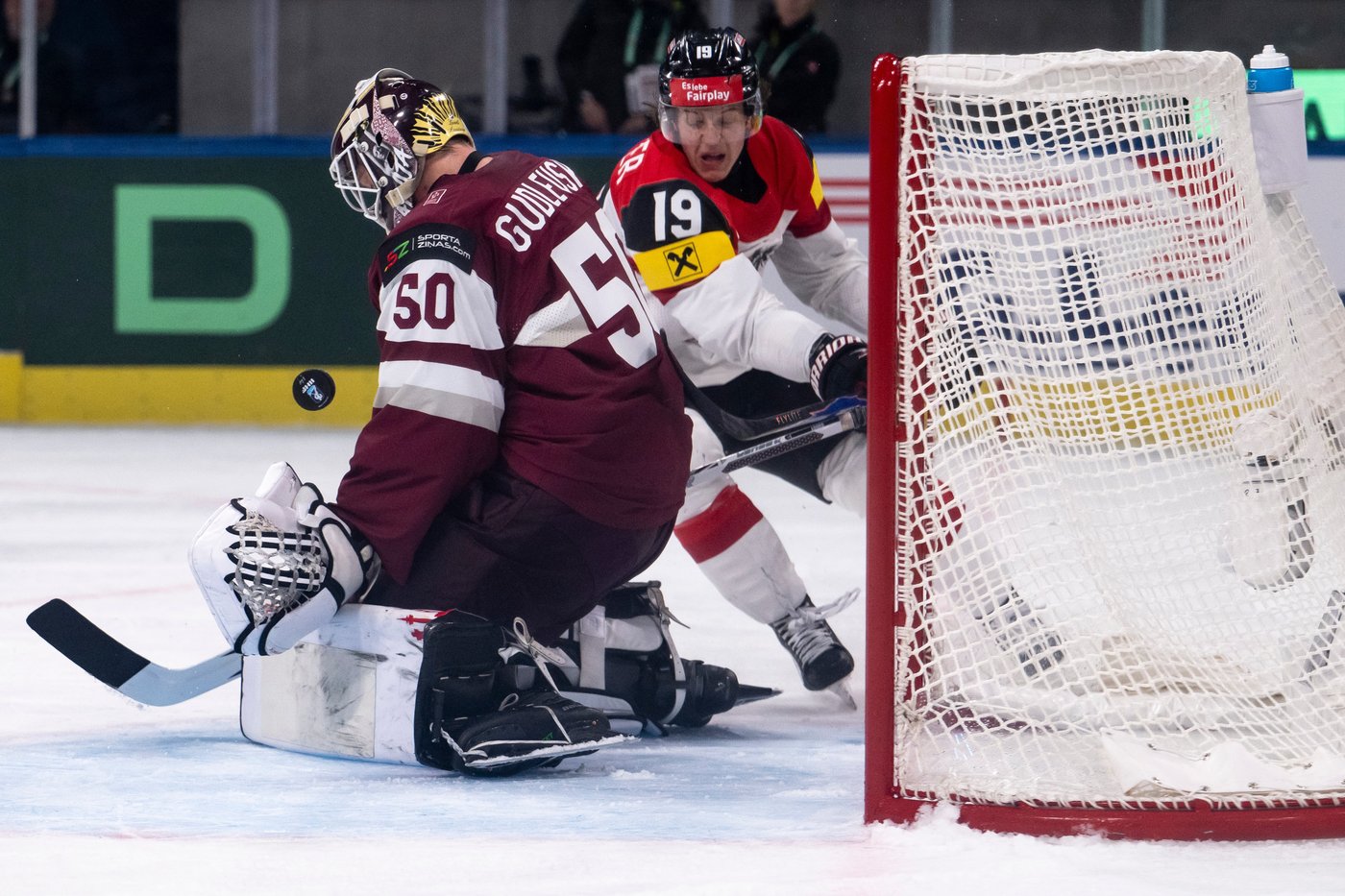 Hungary shuts out Britain at ice hockey worlds, Slovakia tops Slovenia in shootout | iNFOnews.ca