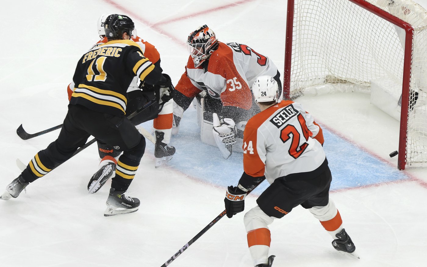 NHL roundup: Zacha scores in OT as surging Bruins rally past Flyers | iNFOnews.ca