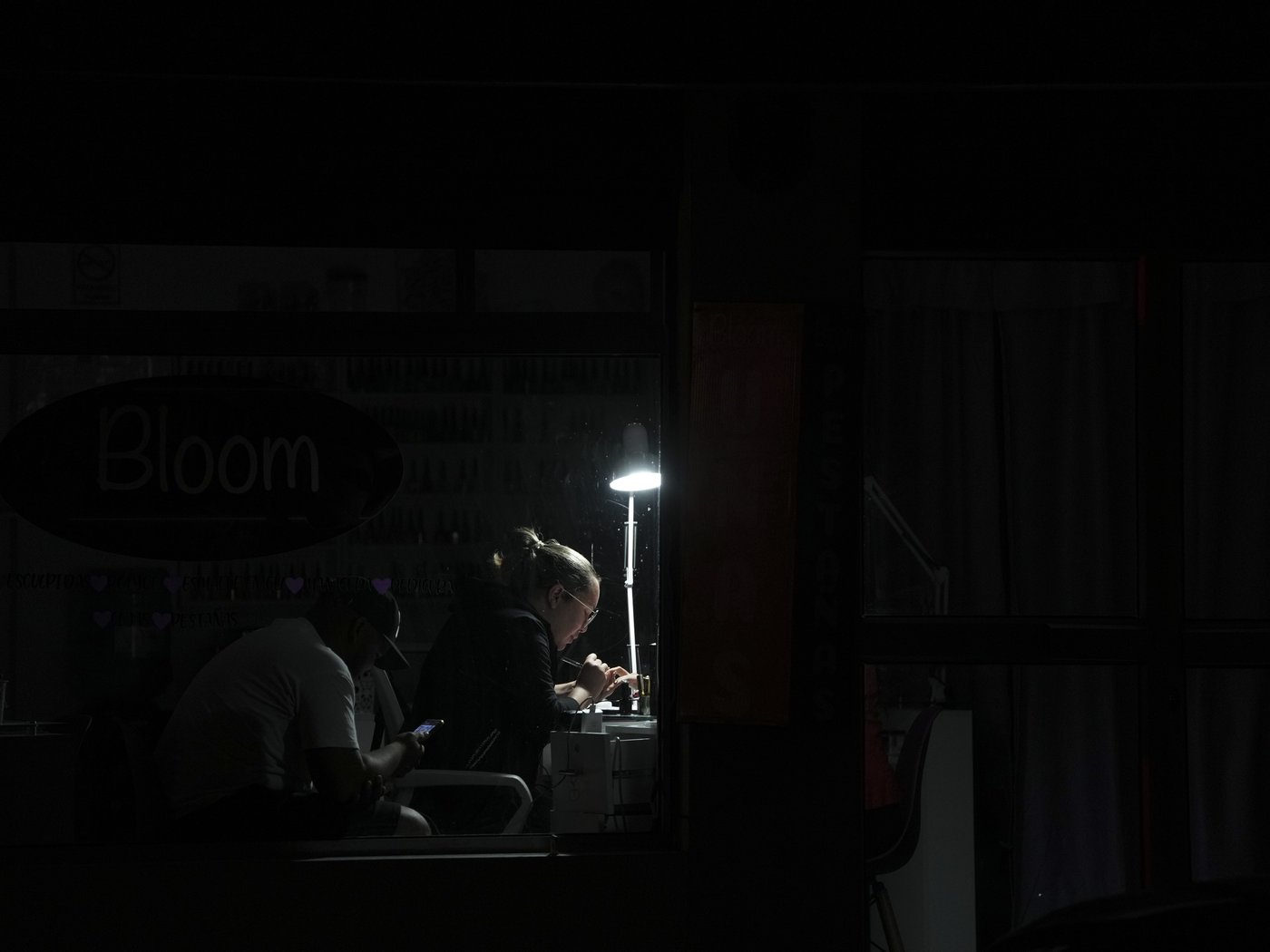 As Christmas nears, Ecuador's homes get a break from power cuts but companies still face rationing | iNFOnews.ca