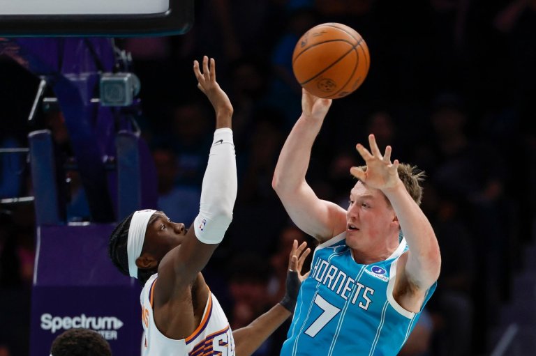Charlotte's Kon Knueppel sets Hornets' franchise record for 3-pointers in a season | iNFOnews.ca