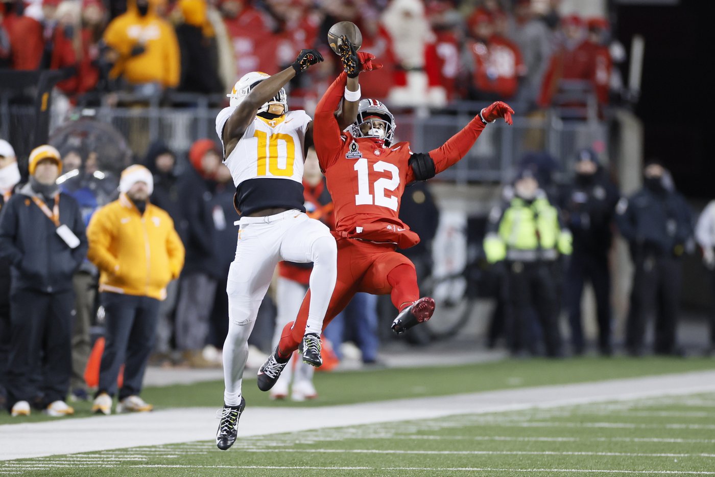 Howard throws 2 TD passes to Smith to help Ohio State rout Tennessee 42-17 in CFP | iNFOnews.ca Howard throws 2 TD passes to Smith to help Ohio State rout Tennessee 42-17 in CFP | iNFOnews.ca