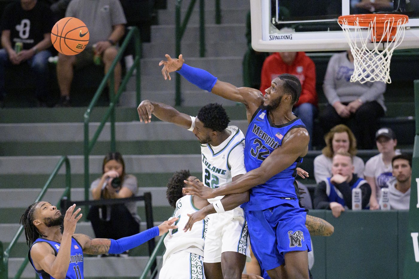 Dain Dainja, Colby Rogers help No. 19 Memphis pull away for 68-56 win over Tulane | iNFOnews.ca