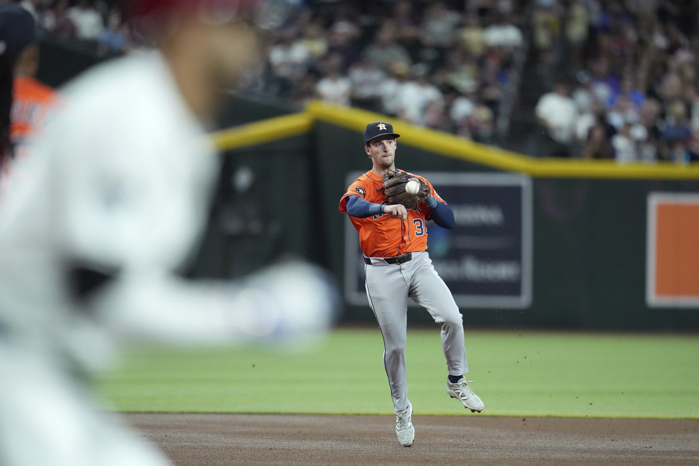 Valdez stretches winning streak to 10, Astros rally to beat Diamondbacks 3-1 | iNFOnews.ca