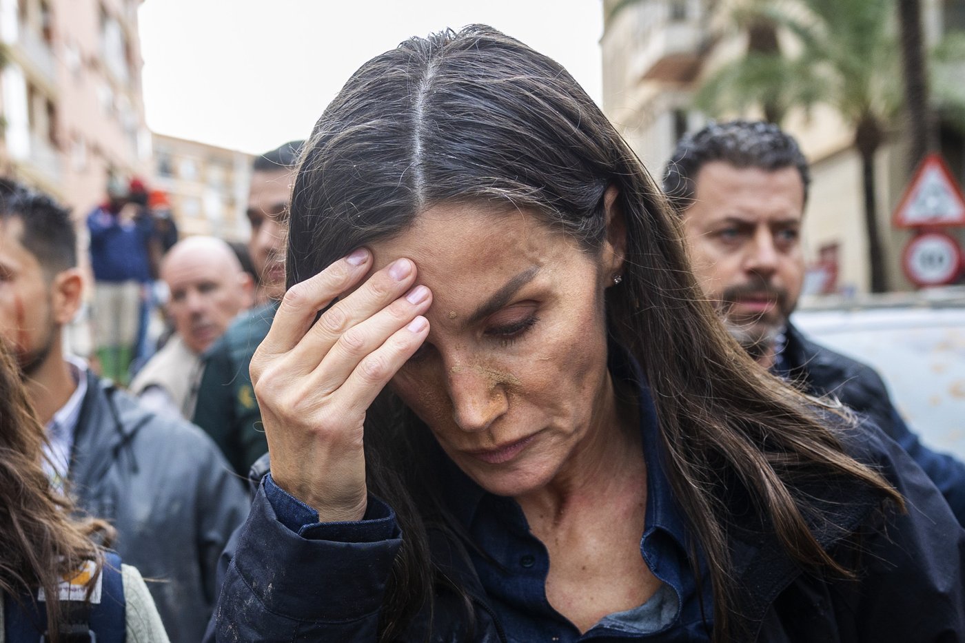 Spain flood survivors hurl mud at the royals and top government officials | iNFOnews.ca