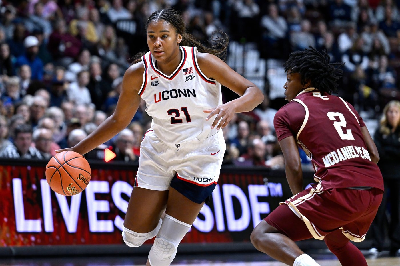 Hidalgo, Betts, Booker headline AP All-America preseason women's college basketball team | iNFOnews.ca