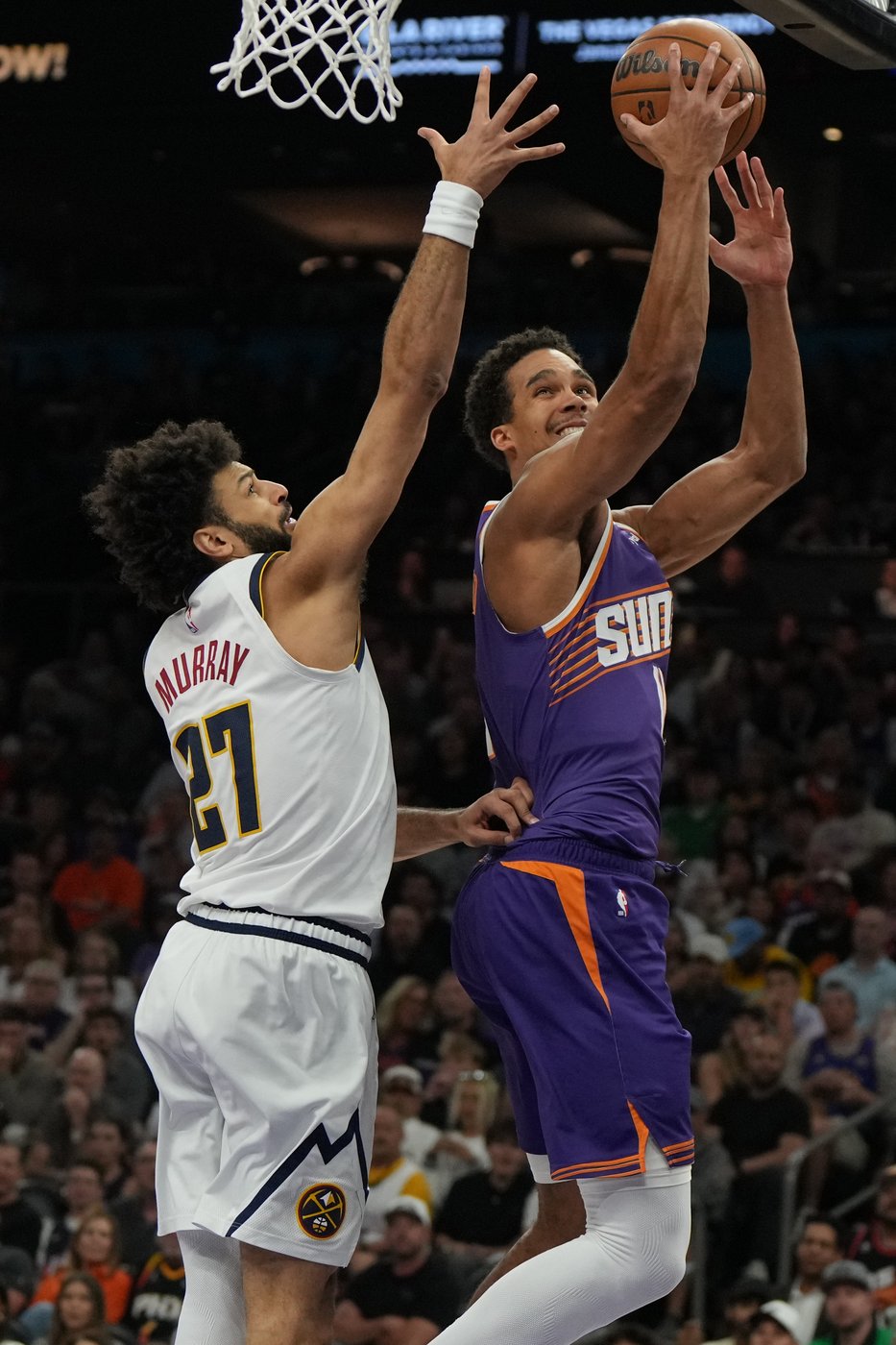 Nikola Jokic has 23 points, knocks down late bucket to send Nuggets over Suns 125-123 | iNFOnews.ca