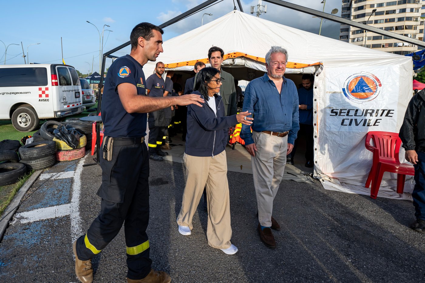 Rescue teams in Venezuela cling to hope as US rebuffs criticisms of government earthquake response | iNFOnews.ca