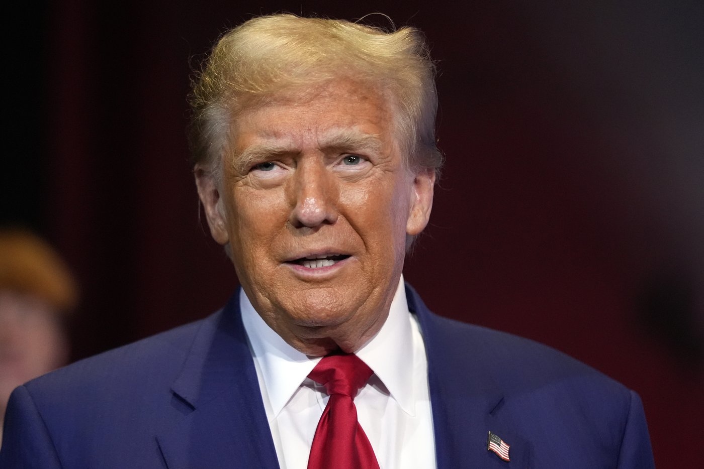 Trump accused of groping a woman in 1993 while Jeffrey Epstein watched | iNFOnews.ca
