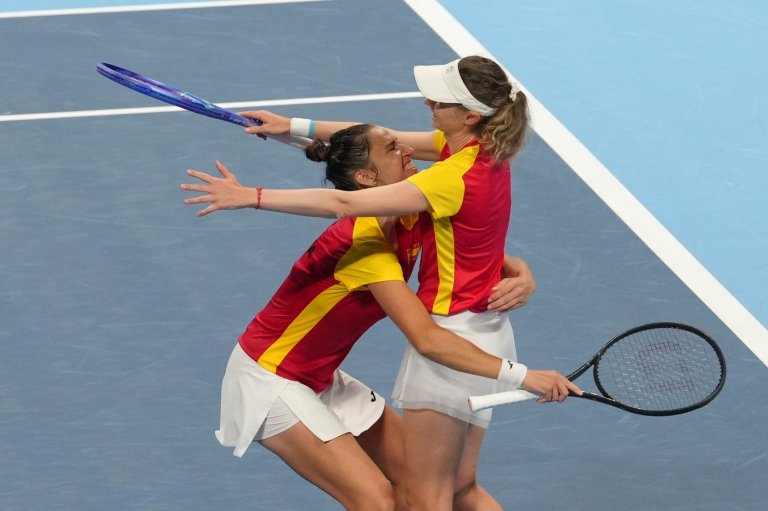 Spain advances to Billie Jean King Cup semifinals against Czechia by beating Kazakhstan 2-1 | iNFOnews.ca
