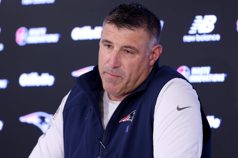 Mike Vrabel says he's had 'difficult conversations' after publication of photos with NFL reporter | iNFOnews.ca
