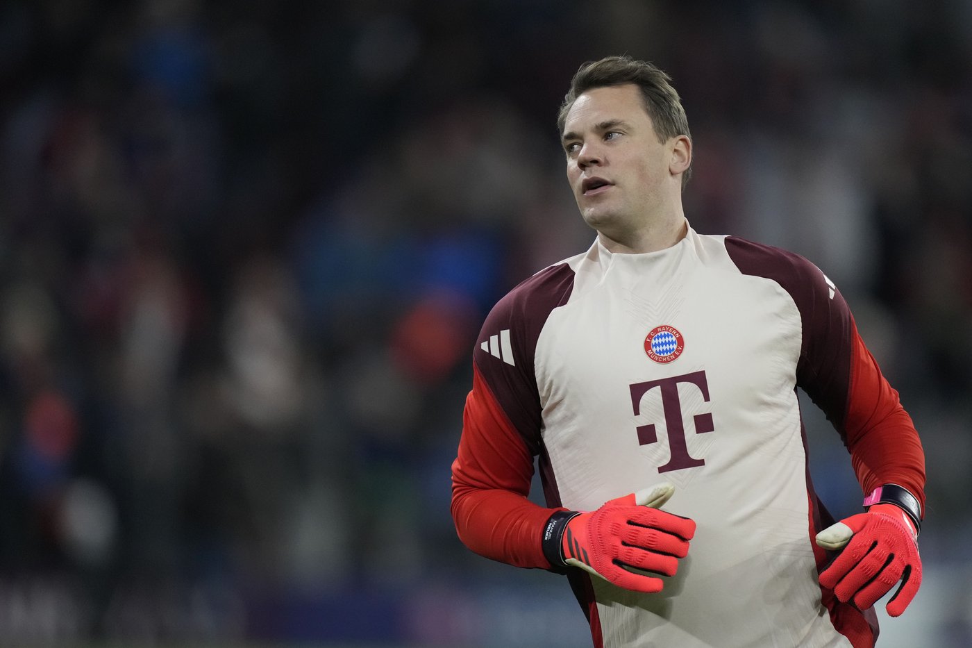 Manuel Neuer becomes Bayern's deadline-day signing with a 1-year contract extension | iNFOnews.ca