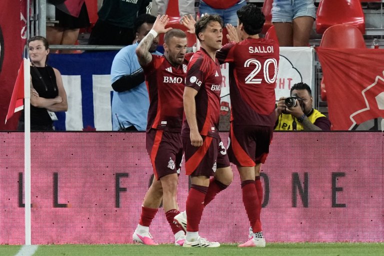 Toronto FC midfielder Niklas Dorsch has surgery to repair broken cheekbone | iNFOnews.ca