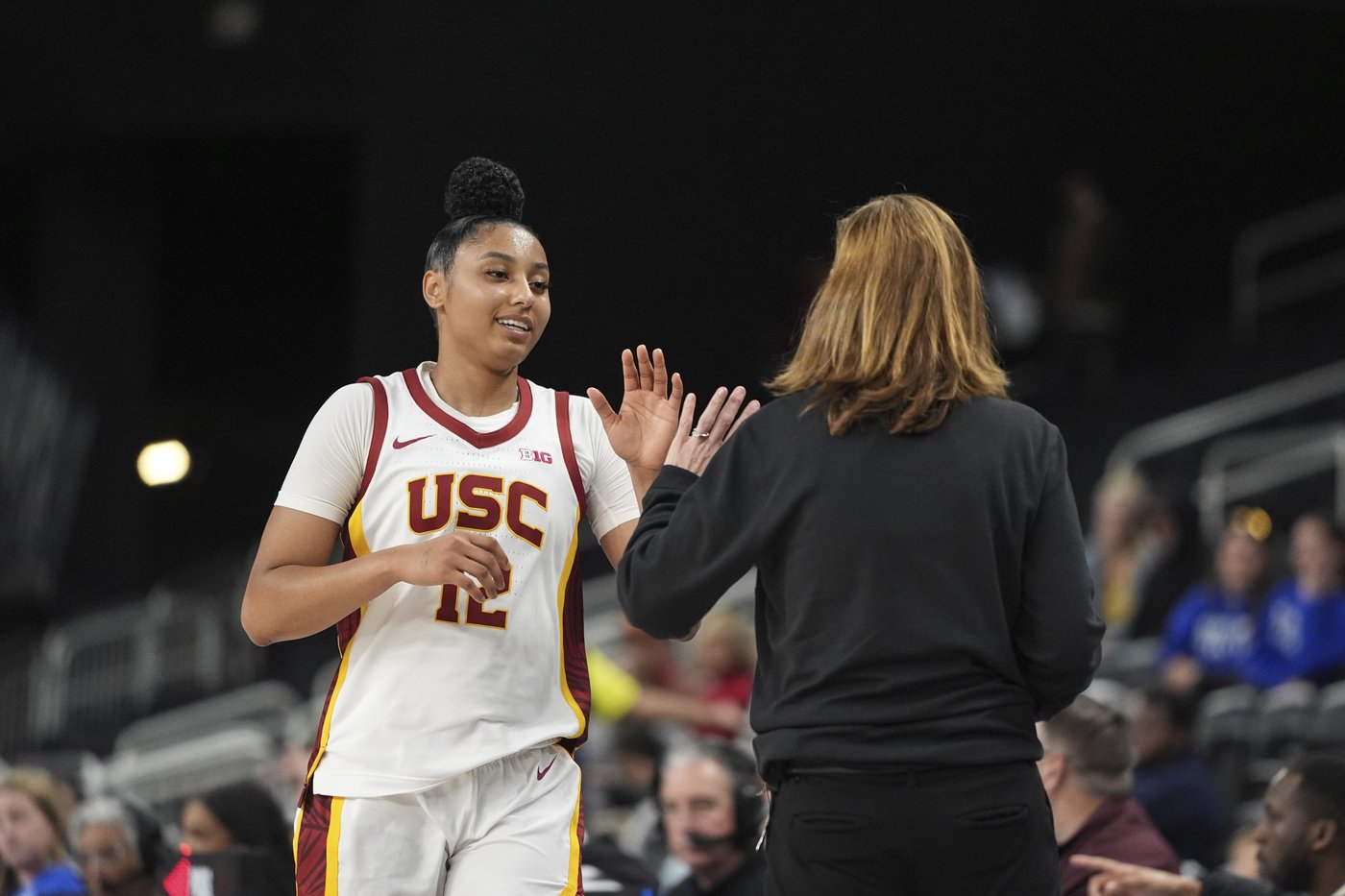 JuJu Watkins and Kiki Iriafen score 30-plus points and No. 6 USC routs Saint Louis 104-65 | iNFOnews.ca