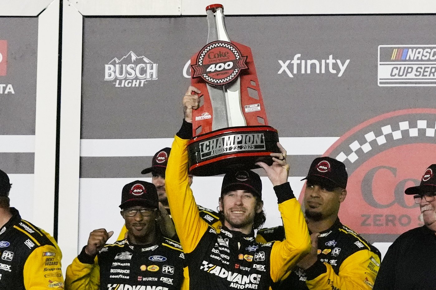 Ryan Blaney's last-second surge at Daytona denies underdogs a Cinderella moment | iNFOnews.ca