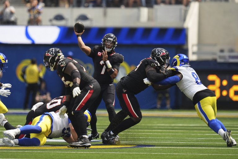 Texans look to regroup after late fumble seals 14-9 loss to Rams in season opener | iNFOnews.ca