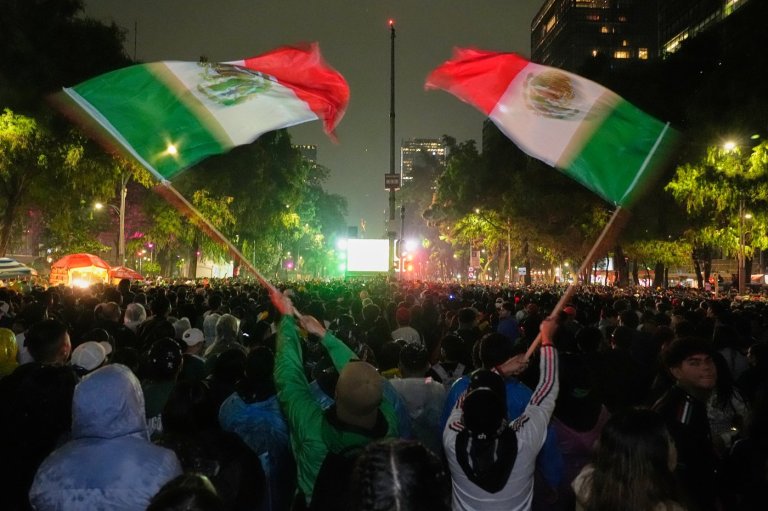 3 people die of asphyxiation during Mexico City celebrations after World Cup win | iNFOnews.ca