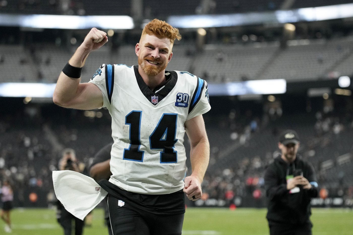 Rookie QB Jayden Daniels leads Commanders to a record-setting performance | iNFOnews.ca