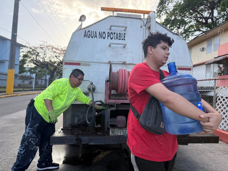 Once beset by power outages, Puerto Ricans also hit with severe water shortages | iNFOnews.ca