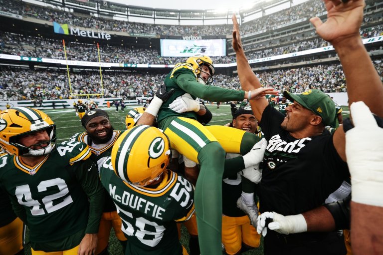 Trey Smack’s OT kick lifts the Packers past the Jets, ending a 6-game skid | iNFOnews.ca