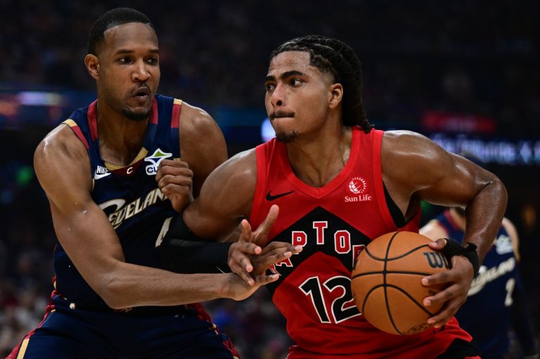 Fans travel to support Raptors in Cleveland for playoff opener against Cavaliers | iNFOnews.ca