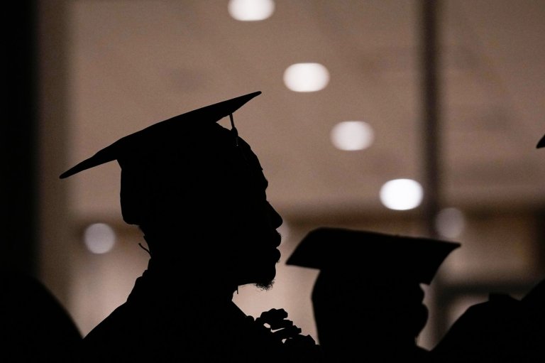 Trump administration proposes a $70,000 fee for international students to work in the US | iNFOnews.ca