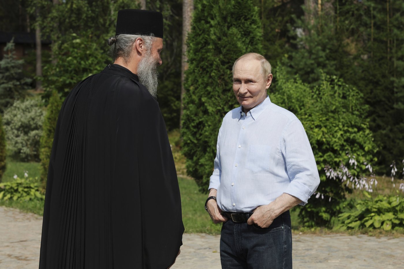Putin says Russia's hypersonic missile has entered service and will be deployed in Belarus | iNFOnews.ca