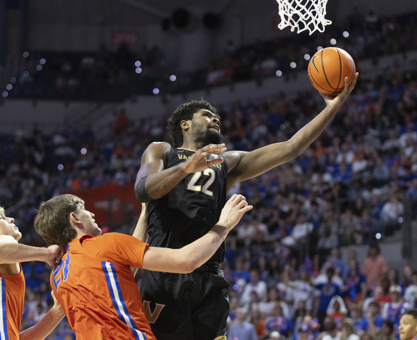 Richard and Condon come up big with Clayton out, and No. 6 Florida beats Vanderbilt 86-75 | iNFOnews.ca