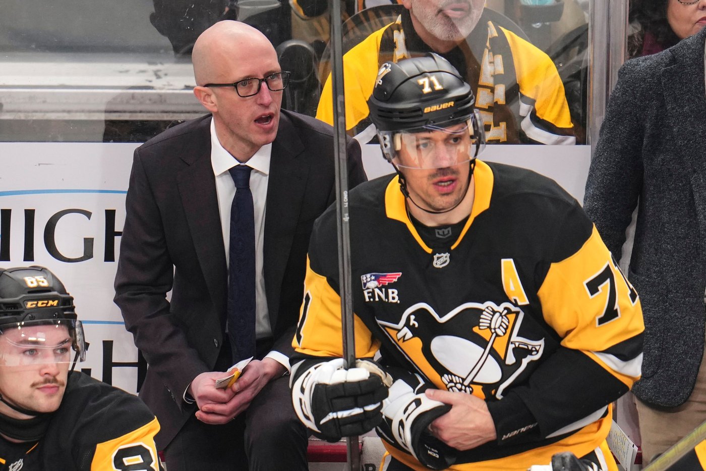 Penguins' Malkin given major penalty for slashing Sabres defenseman Dahlin | iNFOnews.ca