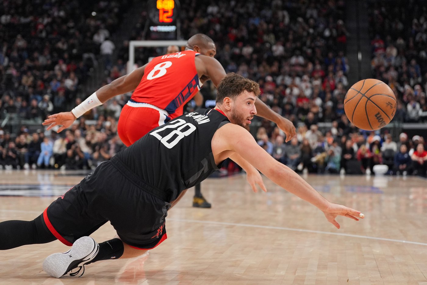Leonard's 41-point game powers Clippers to a 128-108 victory over the Rockets | iNFOnews.ca Leonard's 41-point game powers Clippers to a 128-108 victory over the Rockets | iNFOnews.ca