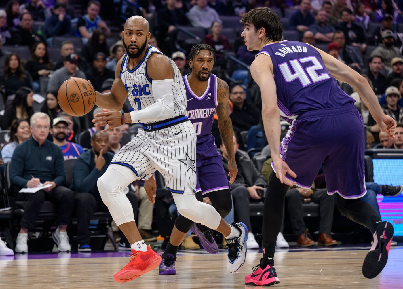 Magic use 3-point flurry to hand the Kings their franchise-record 15th straight loss | iNFOnews.ca Magic use 3-point flurry to hand the Kings their franchise-record 15th straight loss | iNFOnews.ca