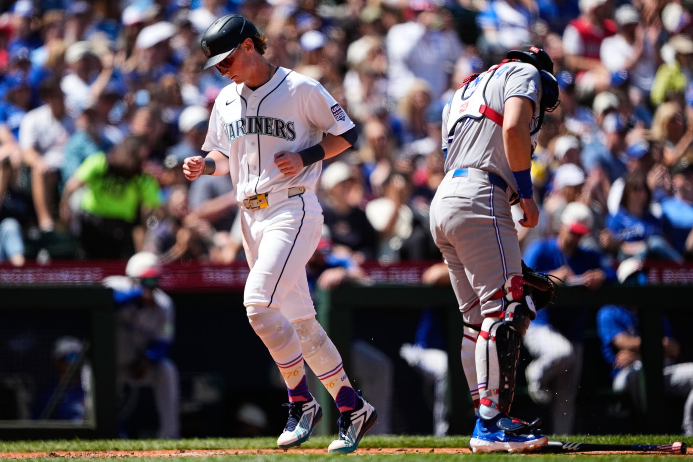 Mariners rout Blue Jays 11-0 behind Logan Gilbert's one-hit outing | iNFOnews.ca