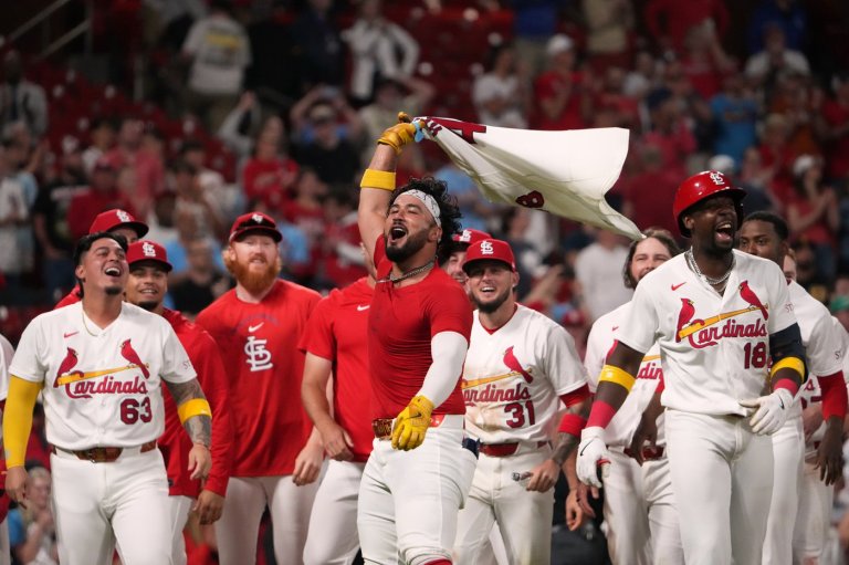 Iván Herrera's 3-run, walk-off homer in the 10th inning lifts Cardinals past Pirates | iNFOnews.ca