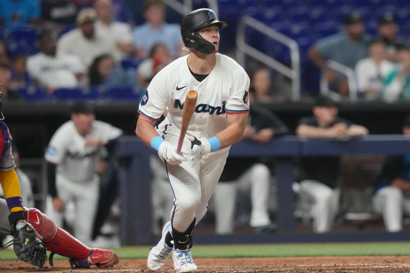 Marlins break game open with 4 runs in the 8th, beat Diamondbacks 10-6 | iNFOnews.ca