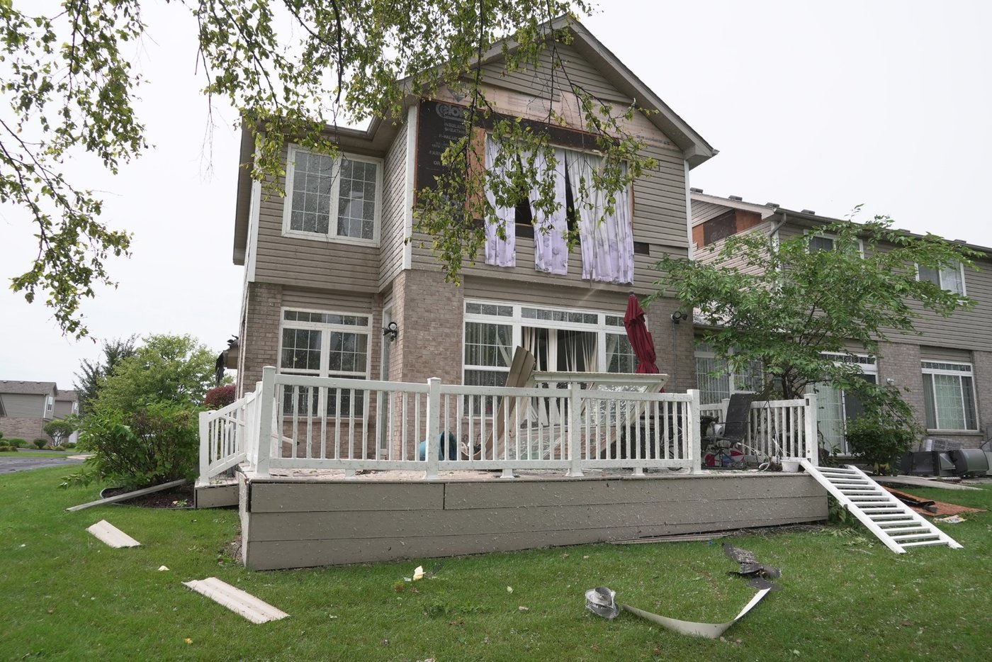 Severe weather knocks out power in Illinois, Indiana and Ohio as 'ring of fire' strikes Midwest | iNFOnews.ca Severe weather knocks out power in Illinois, Indiana and Ohio as 'ring of fire' strikes Midwest | iNFOnews.ca
