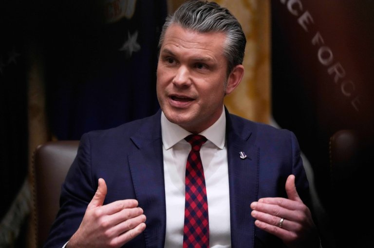 Hegseth cites 'fog of war' in defending follow-on strike in scrutinized attack on alleged drug boat | iNFOnews.ca
