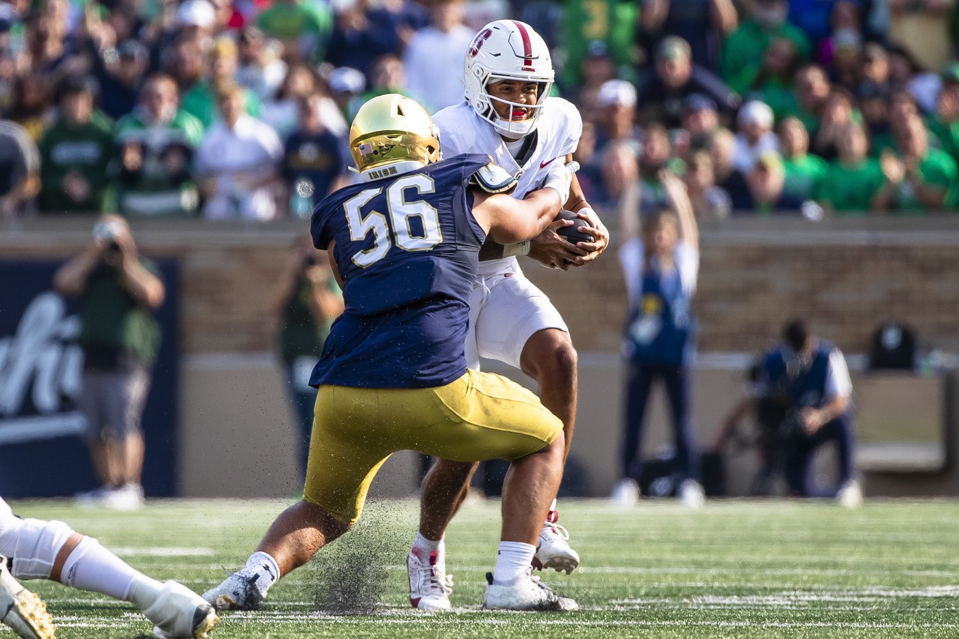 No. 12 Notre Dame takes on undefeated No. 24 Navy at MetLife Stadium in New Jersey | iNFOnews.ca